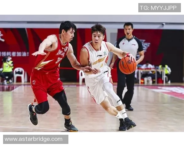 深圳篮球队以64分领跑邀请赛积分榜展现强劲实力